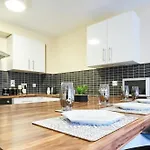 For Students Only Park View In Apartmán