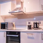 Whole Two Bed, One Bedroom With Riverside View - Secure Parking - Close To Centre And Old Trafford