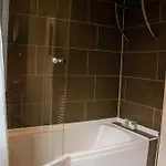 Modern & Spacious 4 Bedroom In Manchester