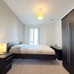 Modern Near Oxford Road, Centre *