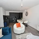 Modern 2 Bedroom In W Balcony Manchester