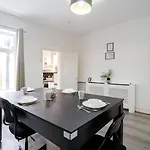 Etihad Stadium - Spacious Stay, 5 Mins To Stadium Manchester