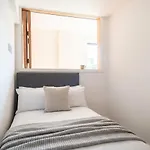 Modern And Quirky 2 Bed Flat In Apartamento