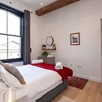 Apartment Characterful 2 Bed Near Victoria Station *