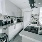 Apartmán The Royal 1br Near Etihad Stadium & Coop Live *