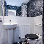 Lejlighed Salford 4 Bed House - Free Parking - Sleeps 7