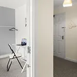 Lejlighed Arosa Escape- Modern2 Bed Suite,sleeps 5,free Parking,ps4,kingbed,wifi,near Christies *