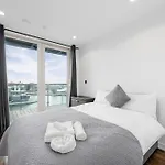 Apartmán Waterfront Panorama - 2br + Balcony, Near Stadium *