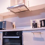 Whole Two Bed, One Bedroom With Riverside View - Secure Parking - Close To Centre And Old Trafford Манчестер