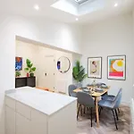 Riff At The Heim 아파트