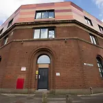 Prime Salford 2br • Free Parking • Near Mediacity *