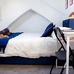 Near Uni And Hospital - Long - Fast Wi-fi - 15 Mins To