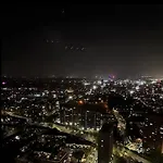 High Rise In Centre With Stunning Views Apartmán