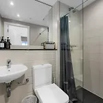 Waterfront Panorama - 2br + Balcony, Near Stadium Apartmán