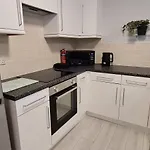 2 Bedroom In Manchester-sleeps 6-near Coop Live & Etihad With Free Parking *