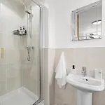 Spacious 3 Bedroom House For Single & Group Upto 10 Guests And Free Parking For 3 Cars Μάντσεστερ
