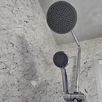 Machester Oldham Accomodation-sleeps 6 -2br Апартаменты