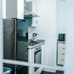 Stylish 2 Bedroom, 2 Bathroom With Free Parking Apartmán