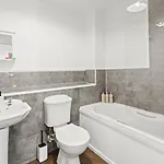 Apartmán Arosa Escape- Modern2 Bed Suite,sleeps 5,free Parking,ps4,kingbed,wifi,near Christies Manchester
