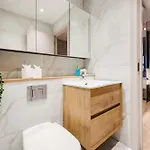 Spacious Location For Families Walk To