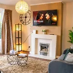 Daire Modern & Spacious 4 Bedroom In Manchester