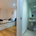 Condo-terrace-gym-games -free Secure Parking- Apartment Manchester