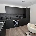 Modern 2 Bedroom In W Balcony Manchester