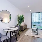 Апартаменты Stylish 1br Near Centre Salford