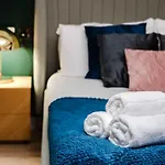 Spacious Location For Families Walk To Apartmán