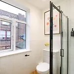 Serge At The Heim * Μάντσεστερ