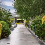 Penthouse Skyline - 2br, Massive Terrace Retreat Апартаменты