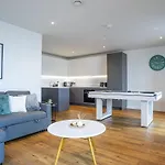 아파트 Centre Apartment, Pool Table