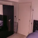 Whole Two Bed, One Bedroom With Riverside View - Secure Parking - Close To Centre And Old Trafford *