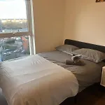 شقة Comfortable 2-bedroom Flat Close Etihad And Coop Live