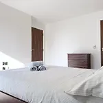 Modern Near Oxford Road, Centre *