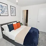 Modern 2 Bedroom In W Balcony Apartmán