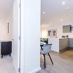 Stylish 1br Near Centre Salford Манчестер