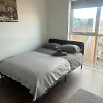 Comfortable 2-bedroom Flat Close Etihad And Coop Live דירה מנצ'סטר