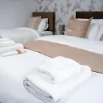 Apartmán Modern & Spacious 4 Bedroom In