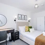 Stylish 2 Bedroom, 2 Bathroom With Free Parking Apartmán *