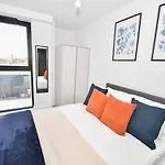 Apartmán Modern 2 Bedroom In W Balcony