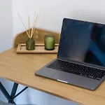 Modern 1-bed Centre Flat - Balcony & Parking Appartement Manchester