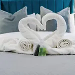 Апартаменты Stylish 1br Near Centre Salford *