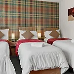 Modern 4 Bedroom House For 9 Guests With Free Parking By The Cosy Corner Nationwide * Manchester