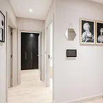 Walk To Chinatown &theatres *