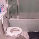 Whole Two Bed, One Bedroom With Riverside View - Secure Parking - Close To Centre And Old Trafford