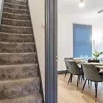 Appartement Long - 3br - Sleeps 6 - Free Parking *