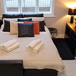 Apartment 2 Bedroom In Manchester-sleeps 6-near Coop Live & Etihad With Free Parking