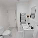 Apartment 2 Bedroom In Manchester-sleeps 6-near Coop Live & Etihad With Free Parking Manchester