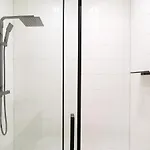 Serge At The Heim * Μάντσεστερ